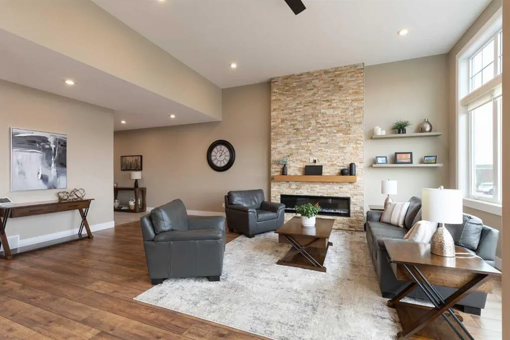 26 Palisades Lane NE
