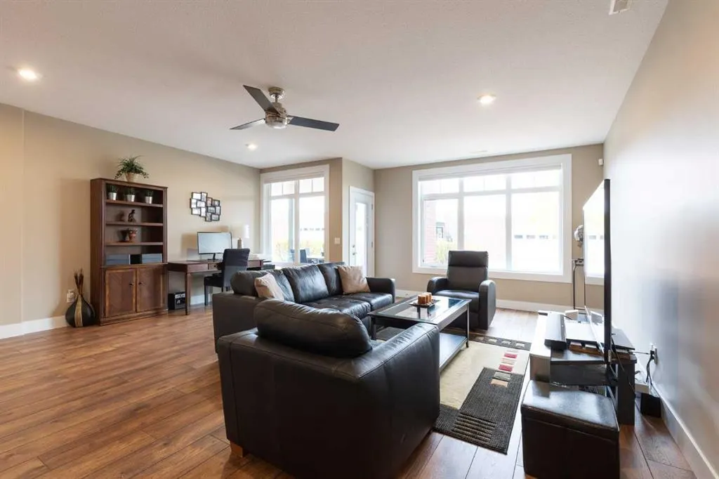 26 Palisades Lane NE