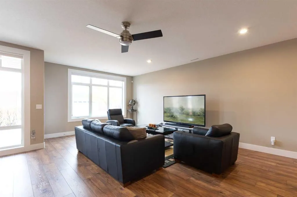 26 Palisades Lane NE