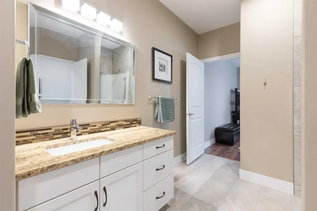 26 Palisades Lane NE