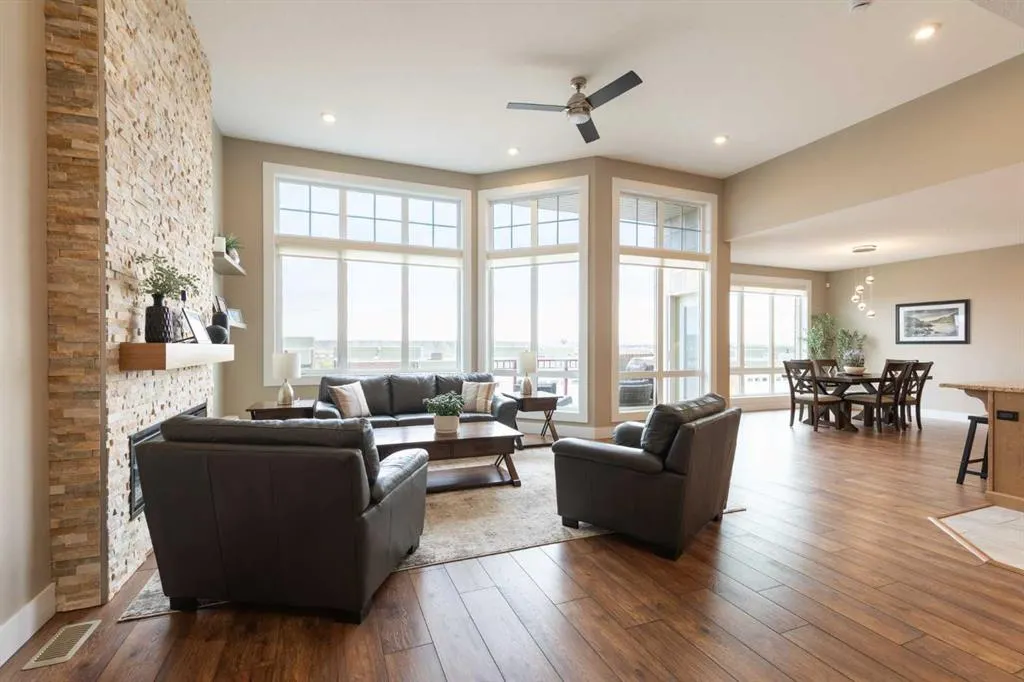 26 Palisades Lane NE
