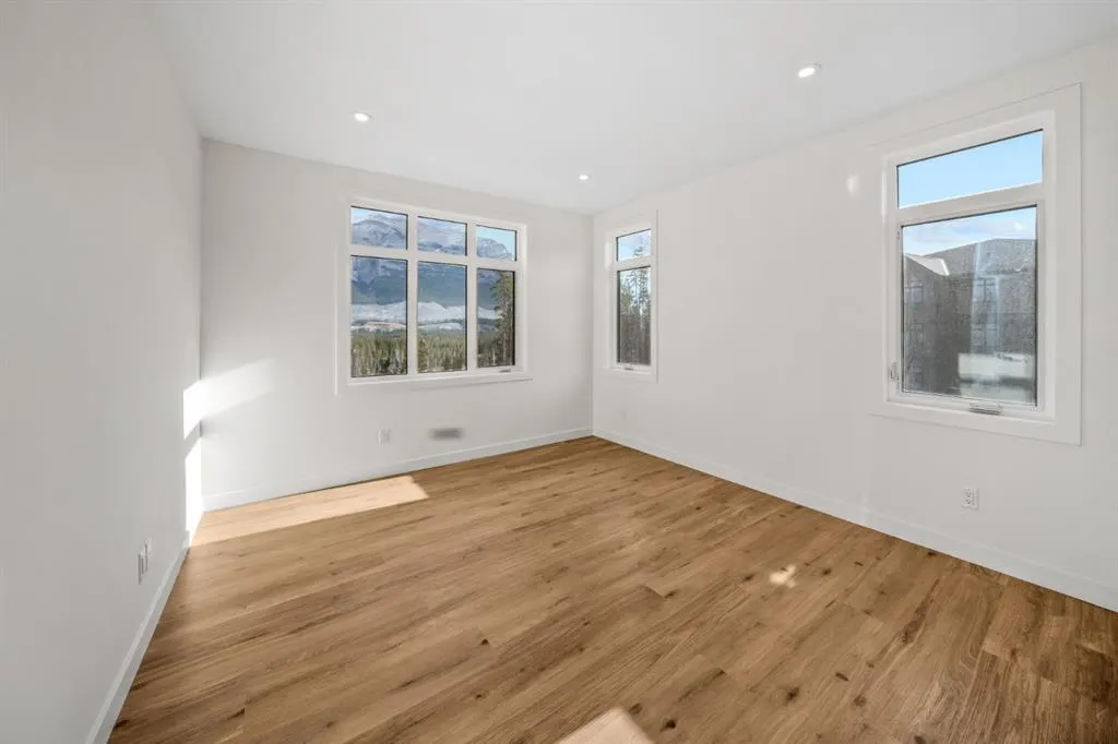 10 Cascade Ridge #310