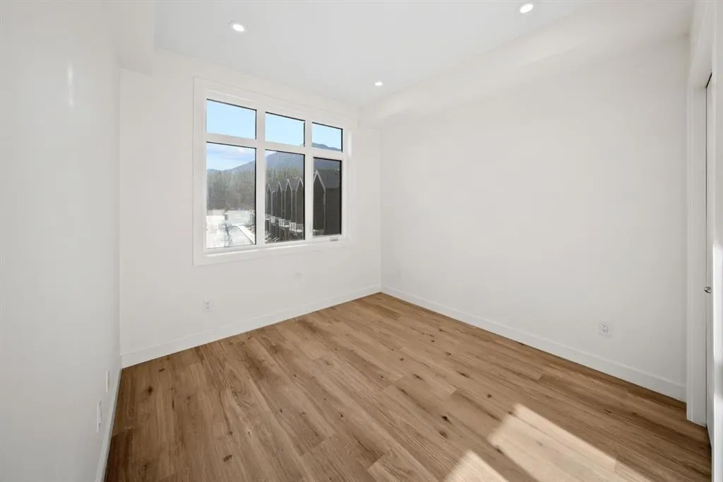 10 Cascade Ridge #310