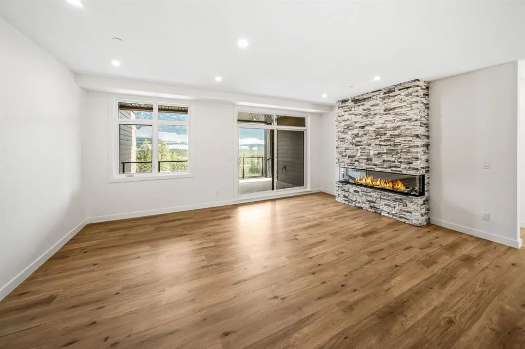 10 Cascade Ridge #310