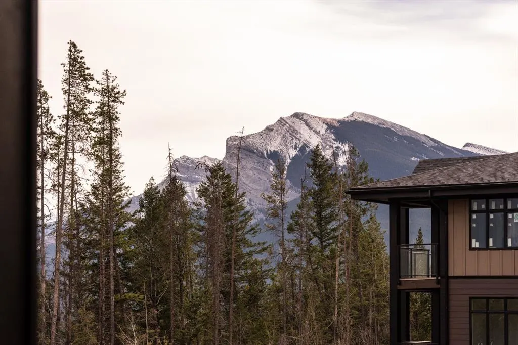 10 Cascade Ridge #310