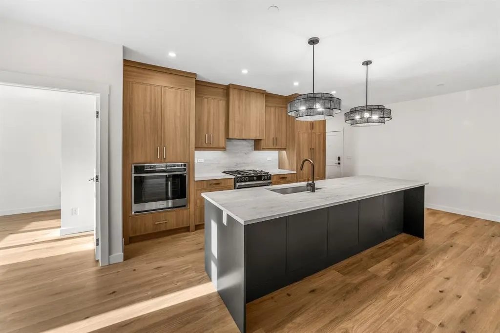 10 Cascade Ridge #310