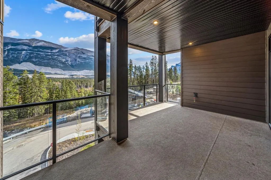 10 Cascade Ridge #310