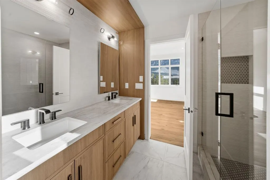 10 Cascade Ridge #310
