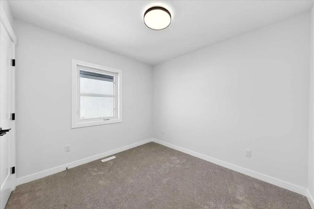 7 Lakewood Way