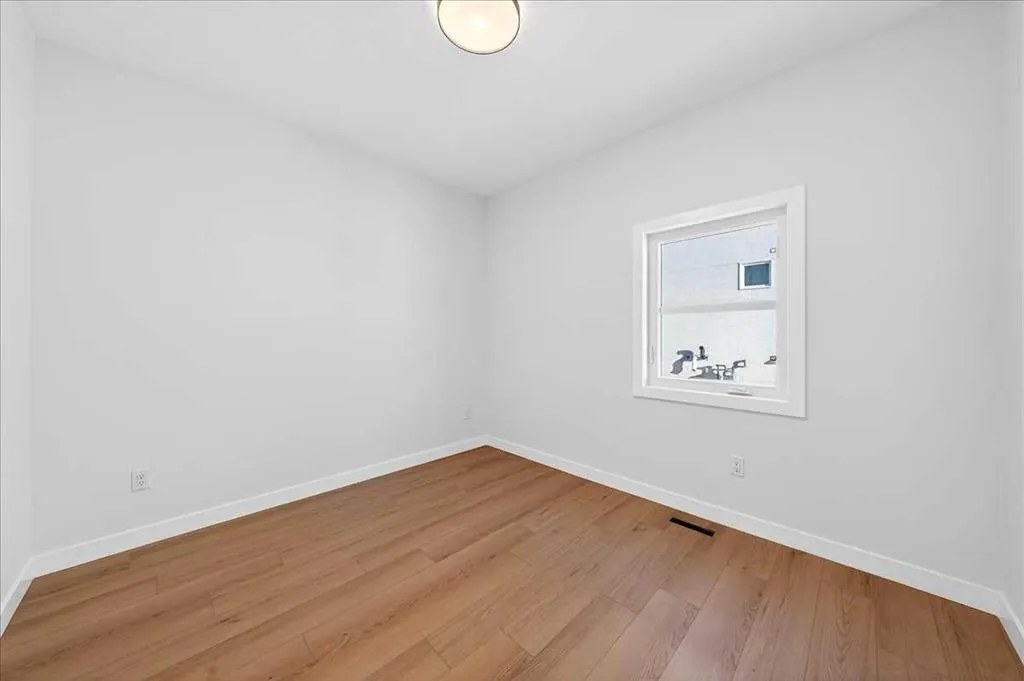 7 Lakewood Way