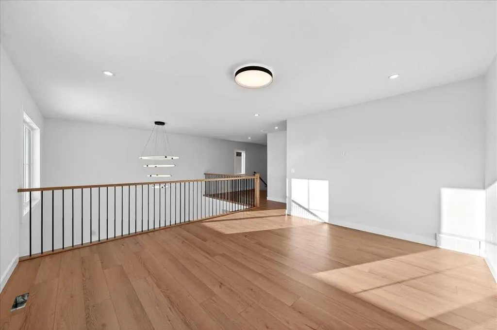 7 Lakewood Way
