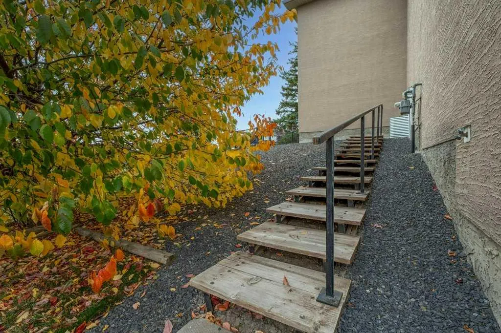 303 Lakeside Greens Drive