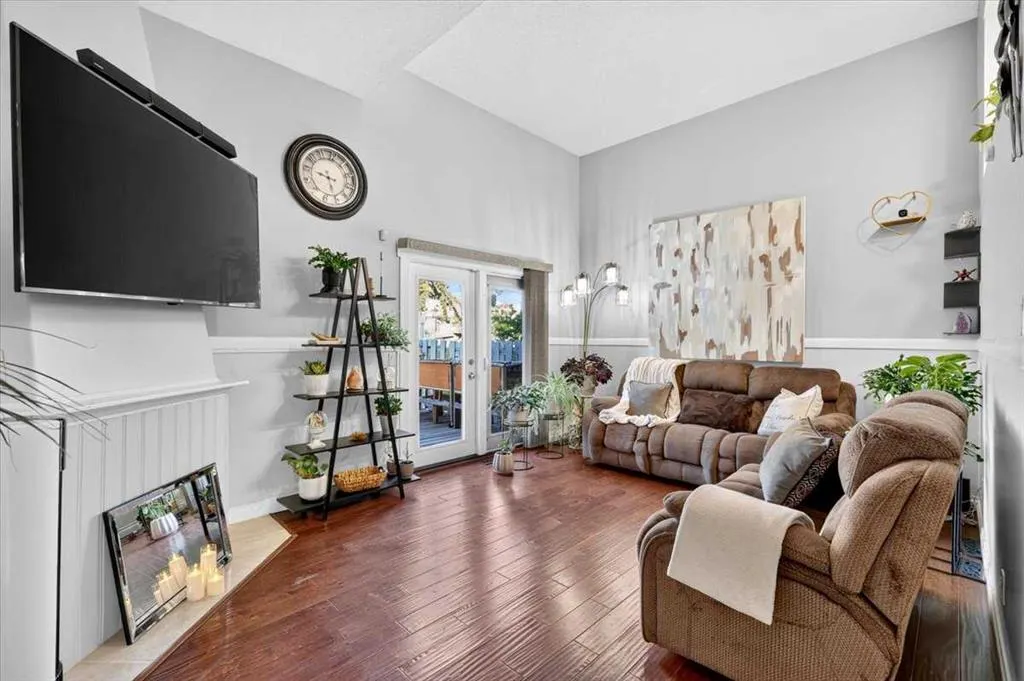919 38 Street NE #904