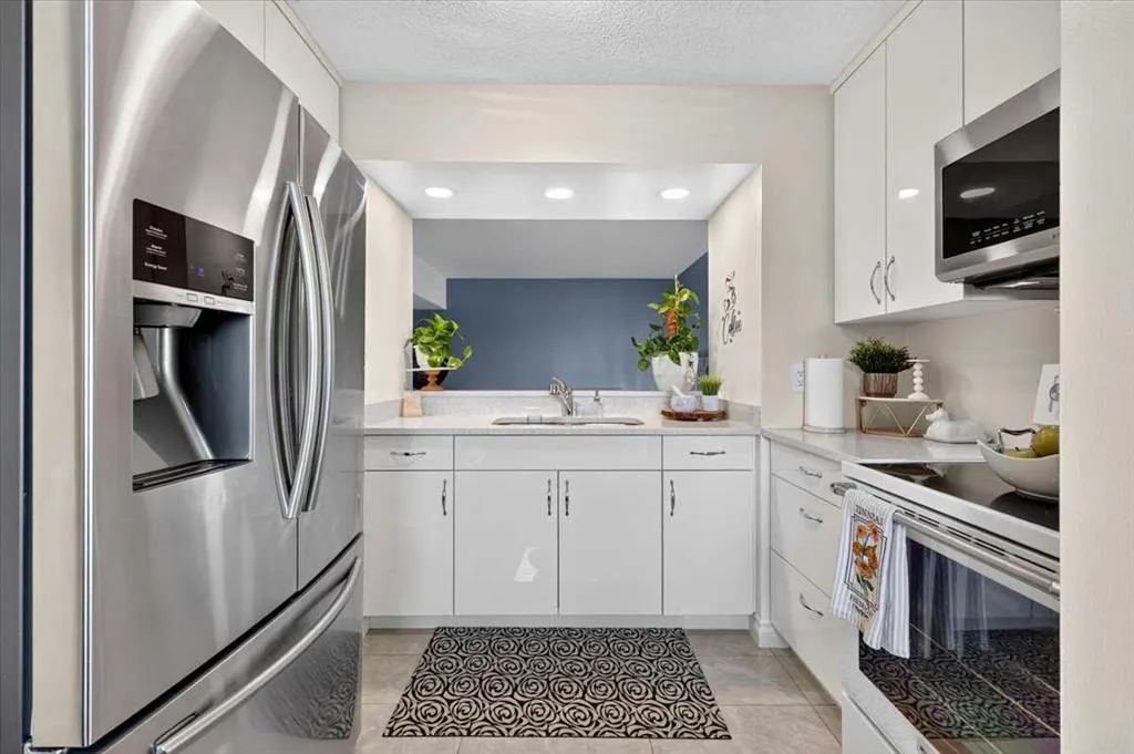 919 38 Street NE #904