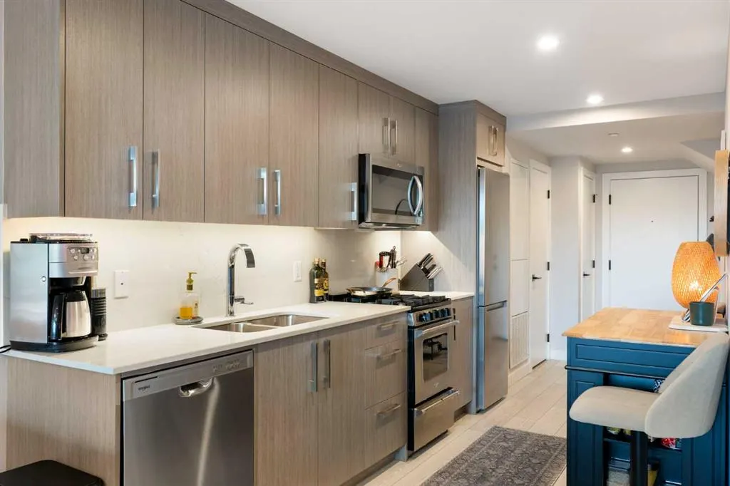 110 18A Street NW #208
