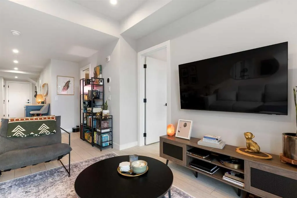 110 18A Street NW #208