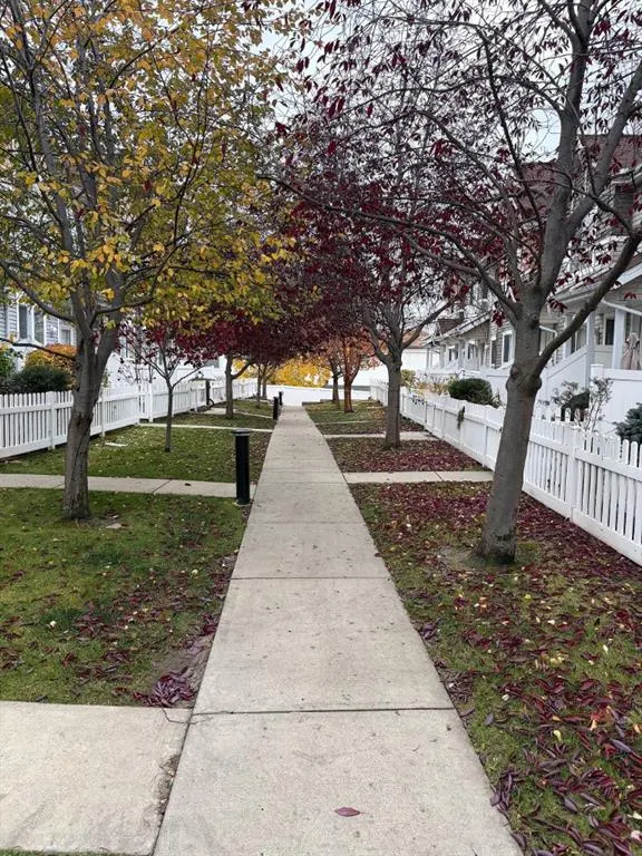 53 Tuscany Court NW