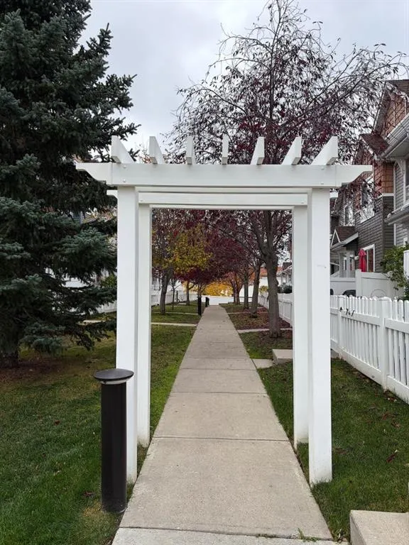 53 Tuscany Court NW