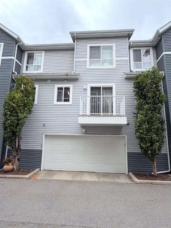 53 Tuscany Court NW