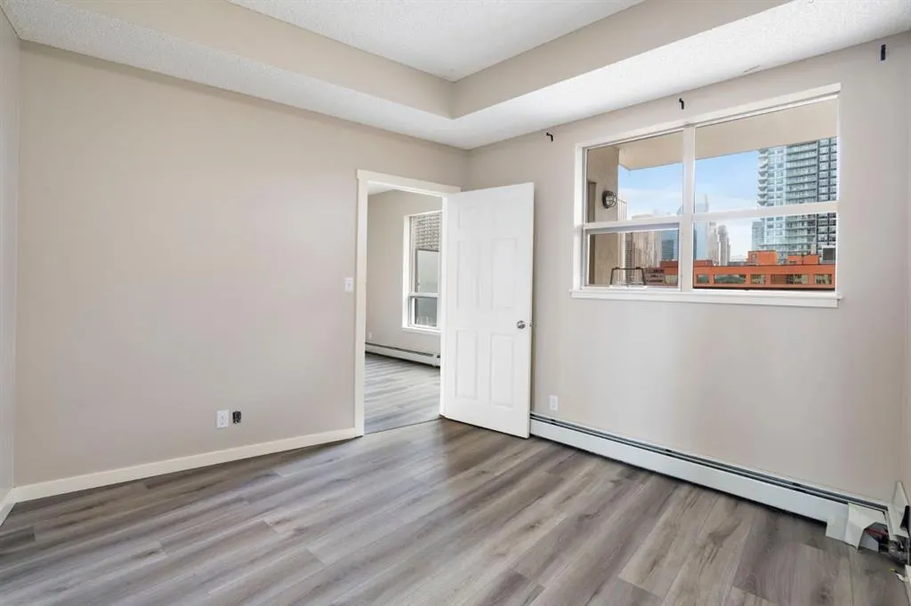 1053 10 Street SW #306