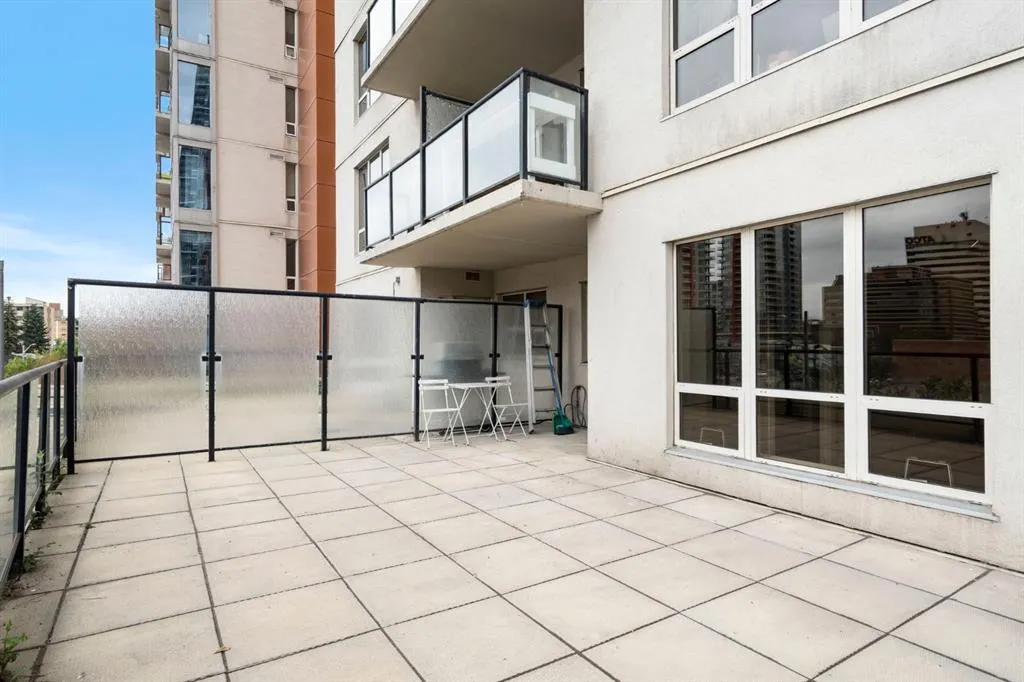 1053 10 Street SW #306