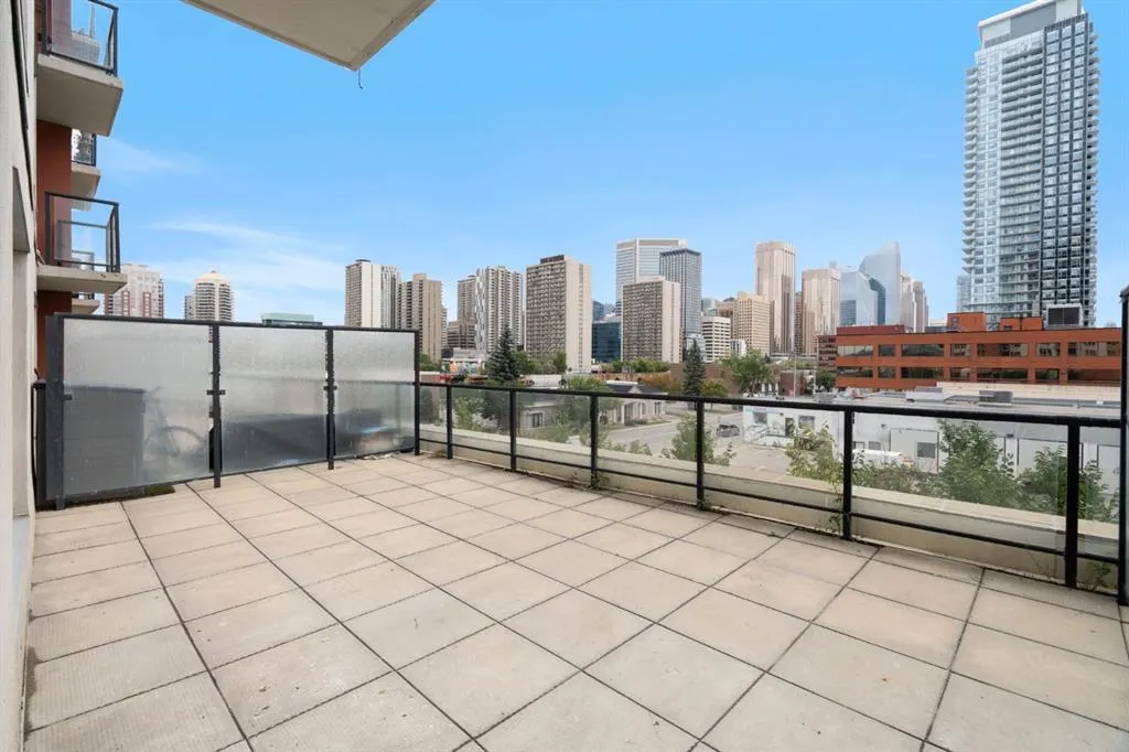 1053 10 Street SW #306