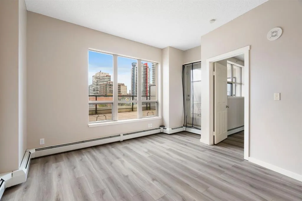 1053 10 Street SW #306
