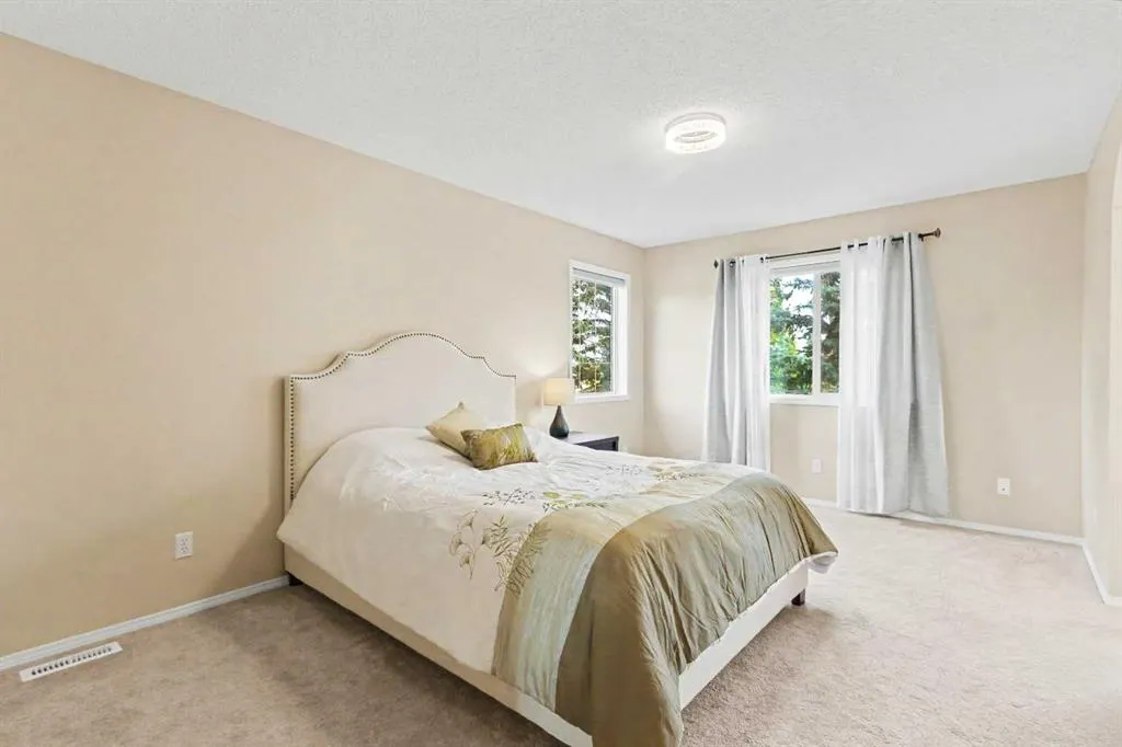 436 Rocky Ridge Bay NW