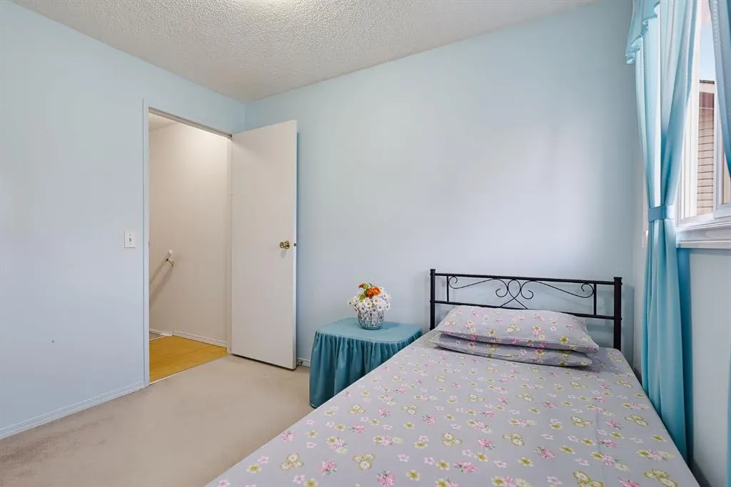 56 Falshire Terrace NE