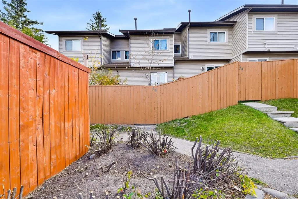 56 Falshire Terrace NE