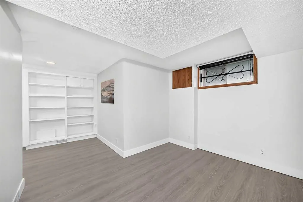 2208 Capitol Hill Crescent NW