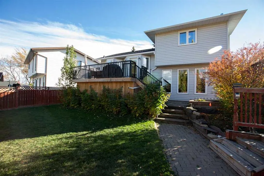 94 Athabasca Crescent