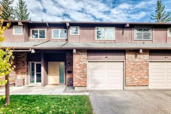 2323 Oakmoor Drive SW