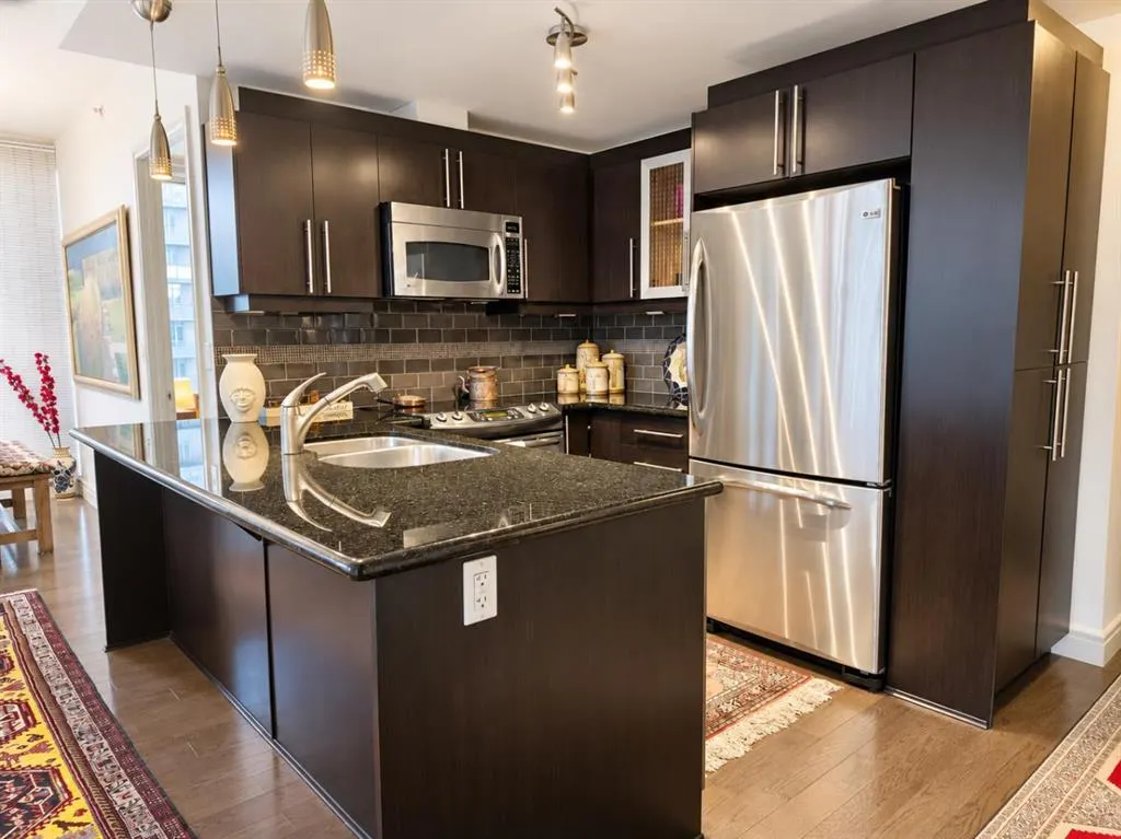817 15 Avenue SW #500