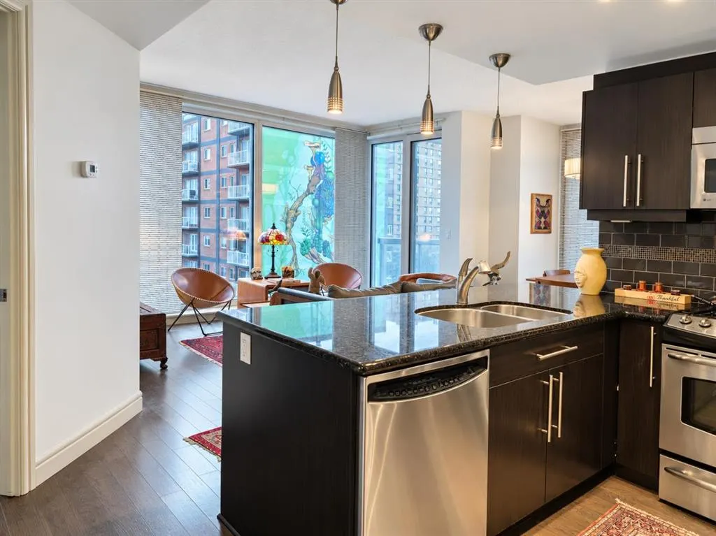 817 15 Avenue SW #500