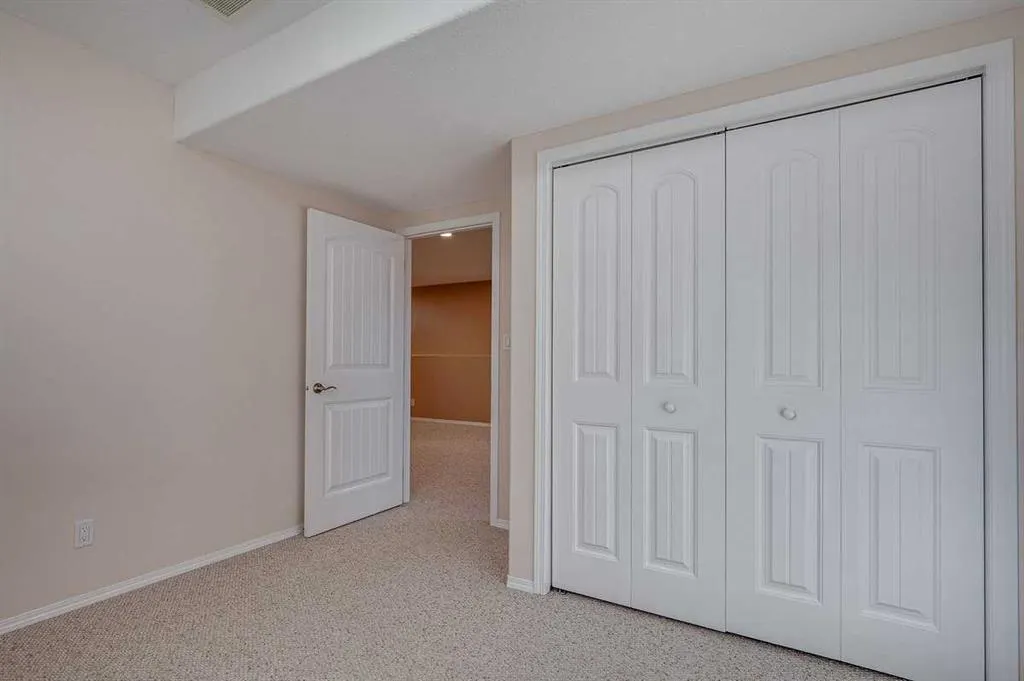 48 Vanson Close