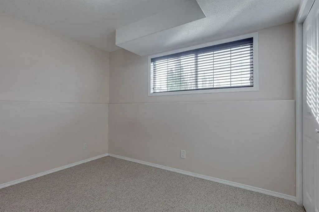 48 Vanson Close