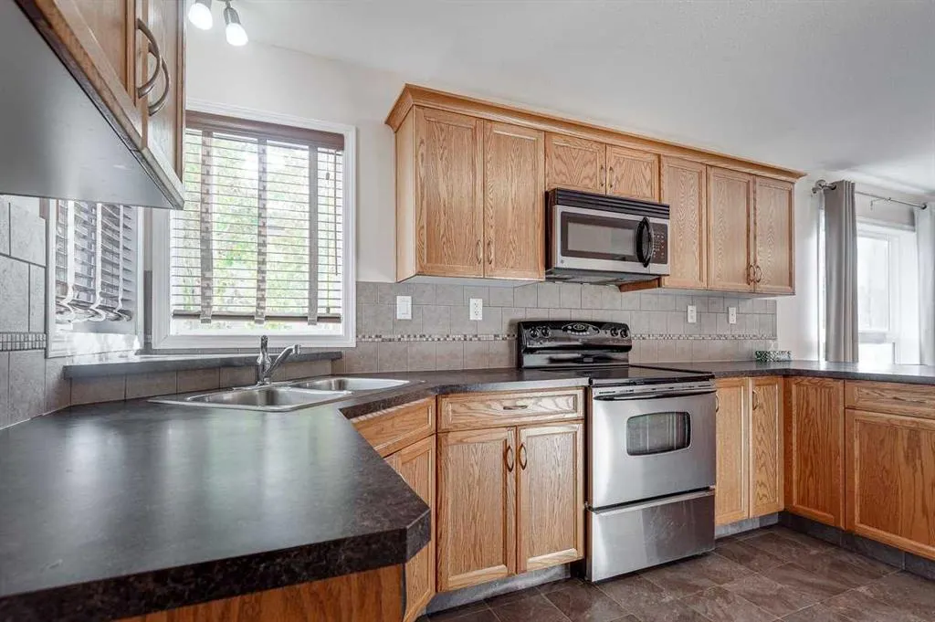 48 Vanson Close