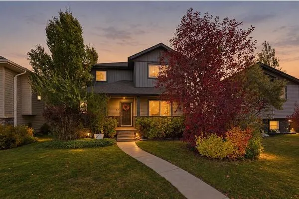 77 Aztec Crescent