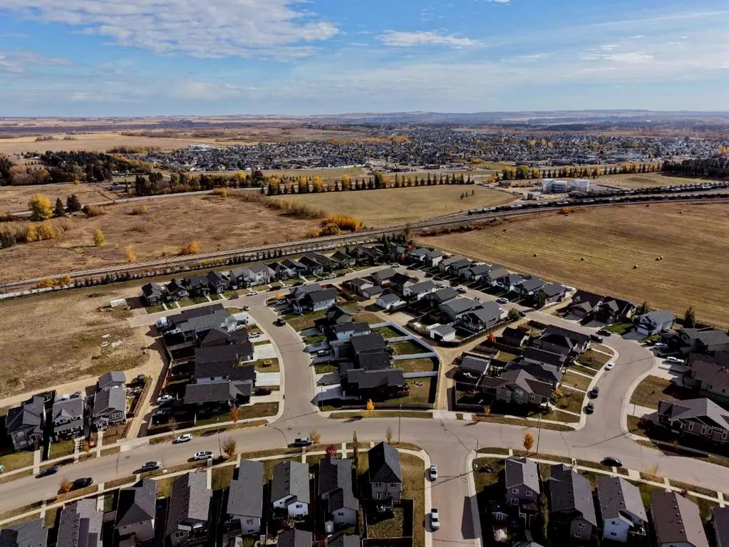 77 Aztec Crescent