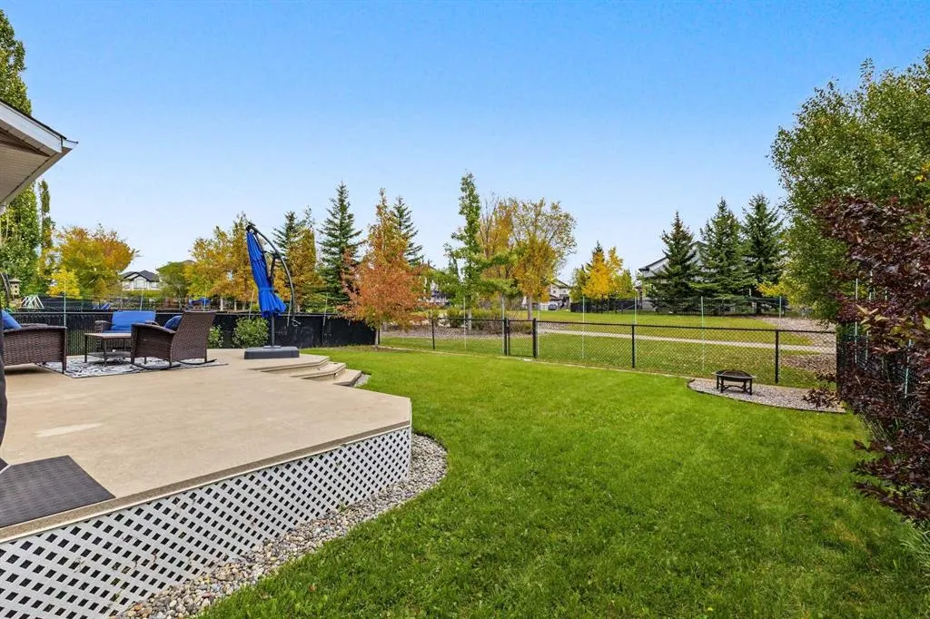 26 Drake Landing NE