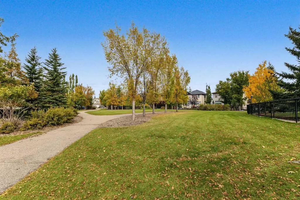 26 Drake Landing NE