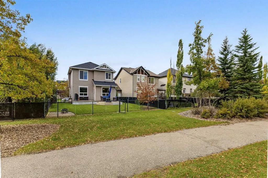 26 Drake Landing NE