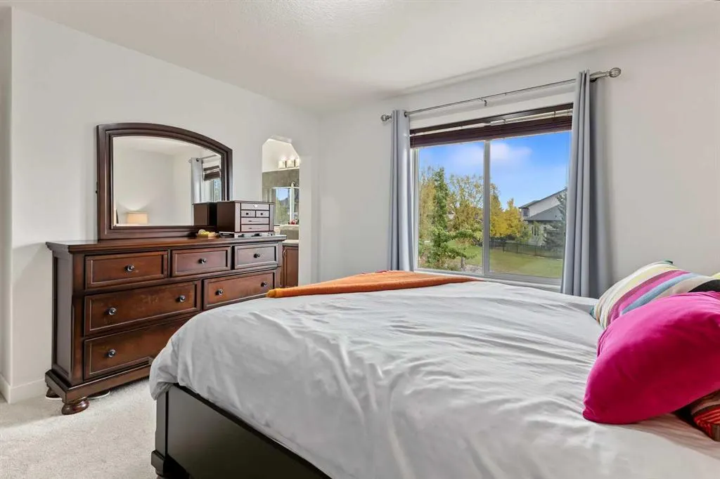 26 Drake Landing NE