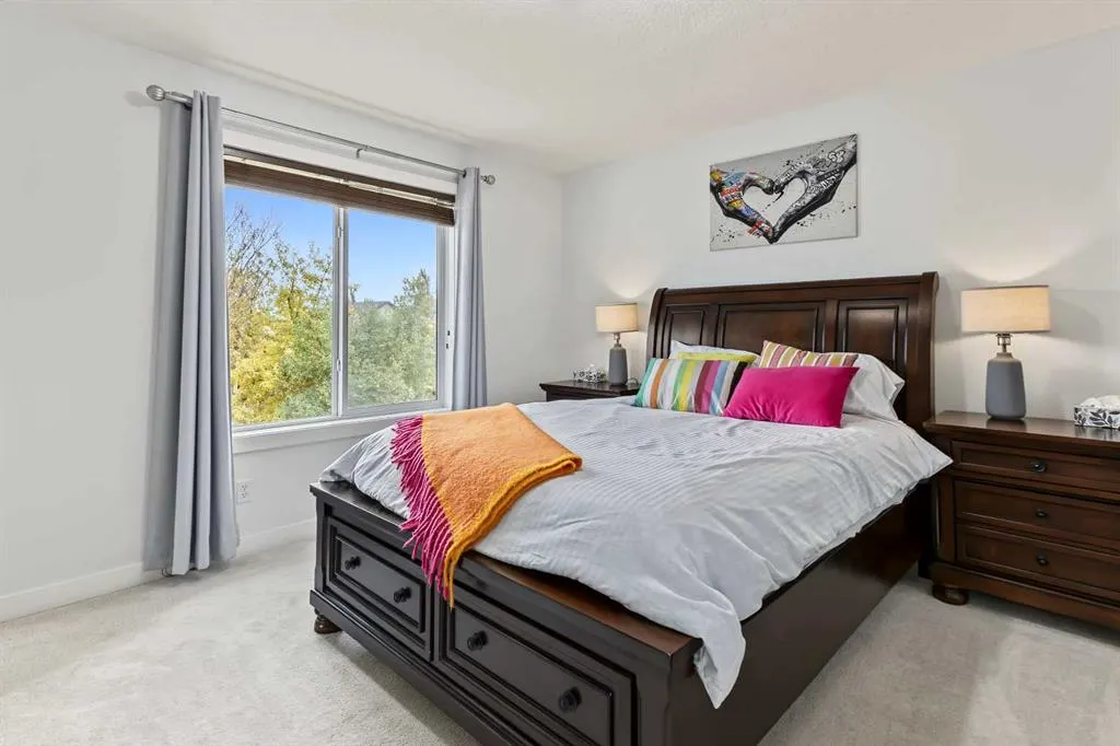26 Drake Landing NE