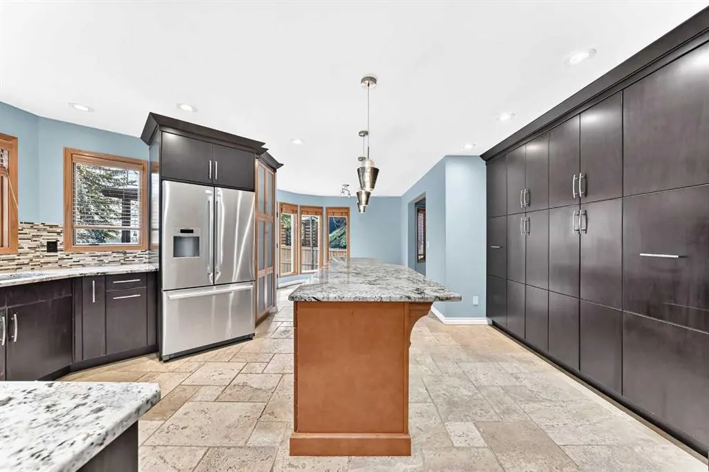 120 Woodacres Drive SW