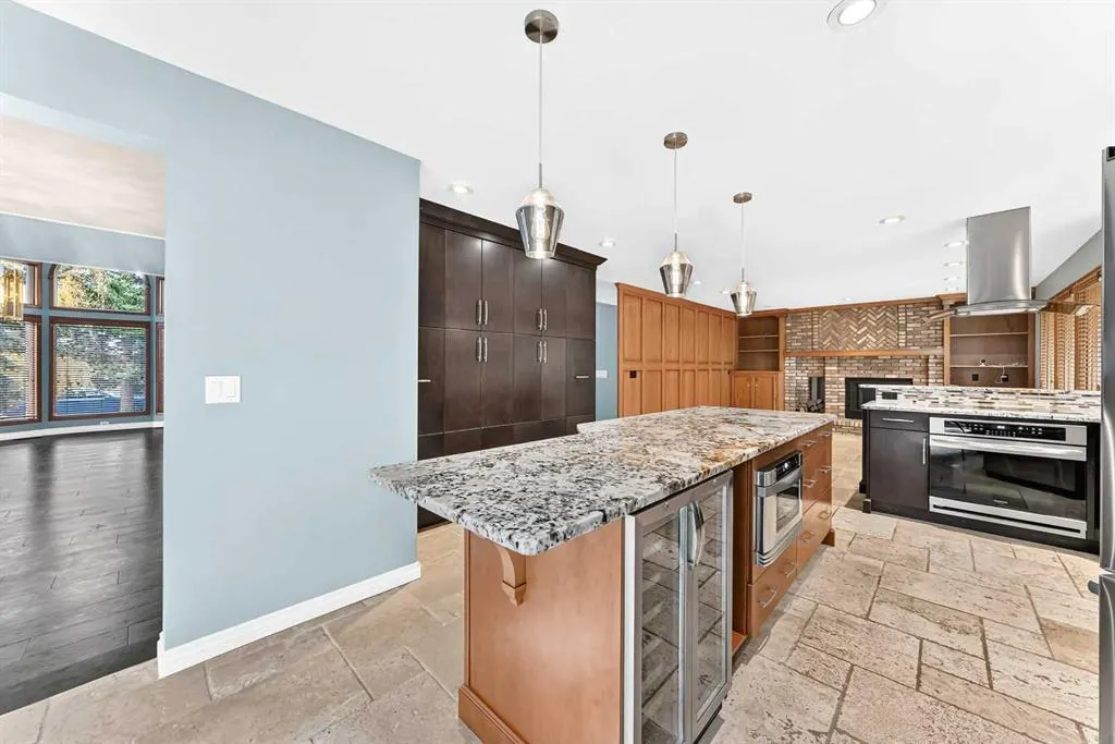120 Woodacres Drive SW