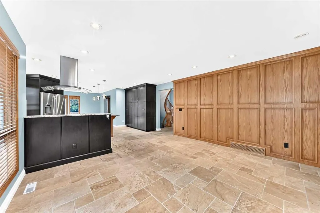 120 Woodacres Drive SW