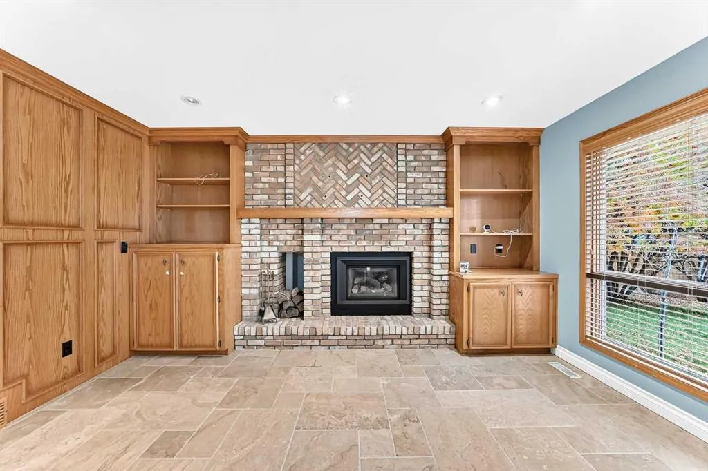 120 Woodacres Drive SW