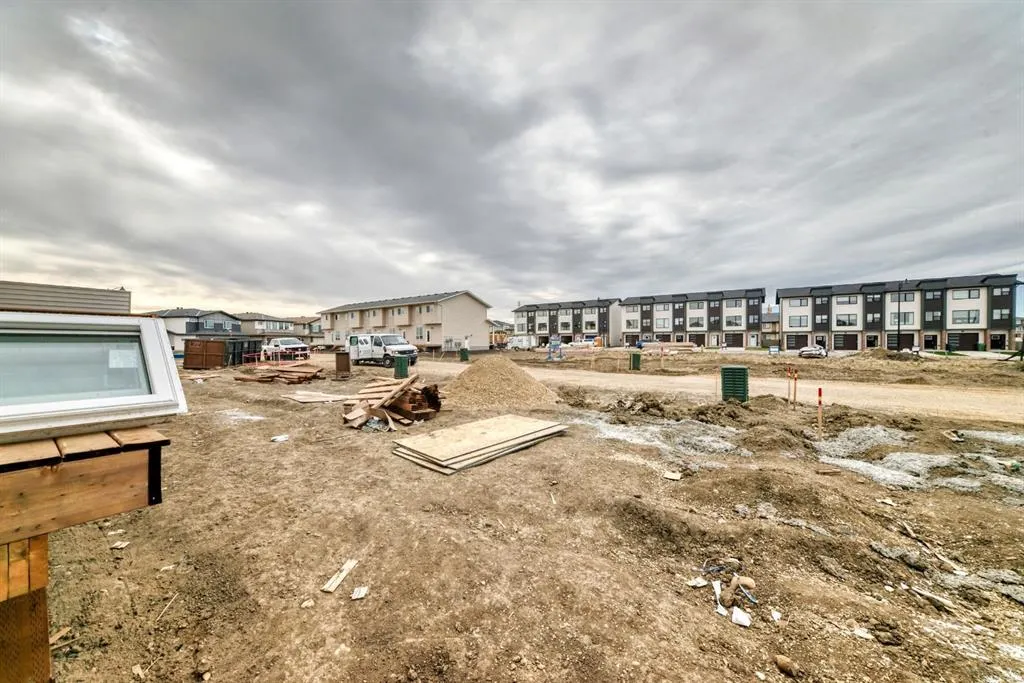 9 LANDSDOWN Close